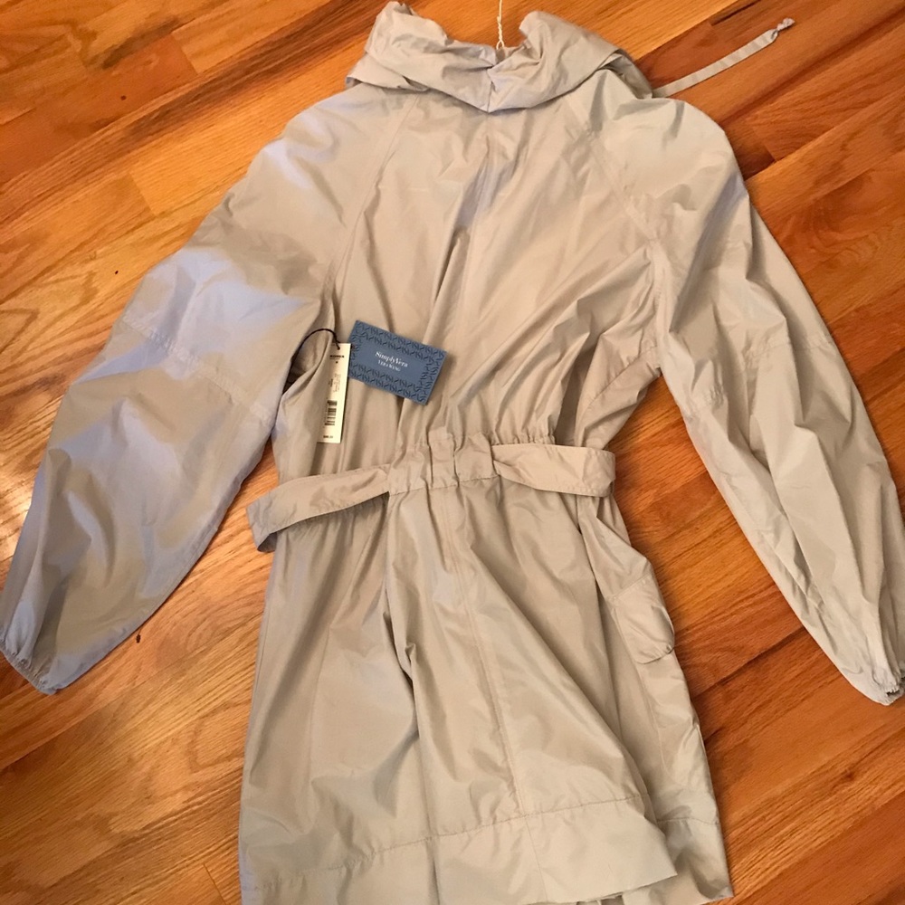 Lightweight windbreaker jacket - Picture 2 of 2